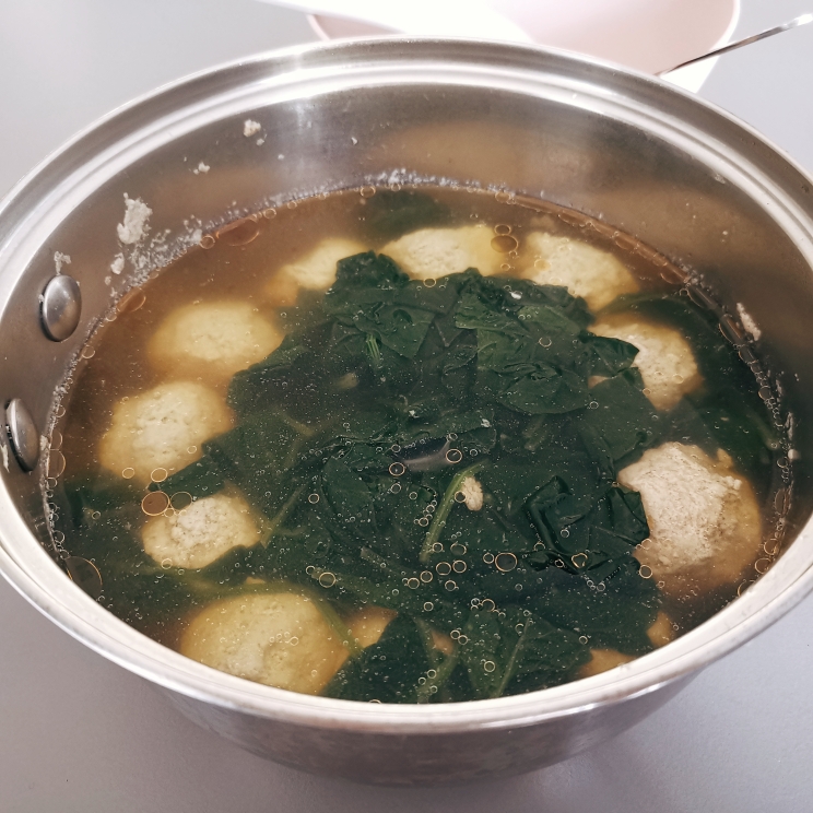 极简菠菜肉丸汤的做法