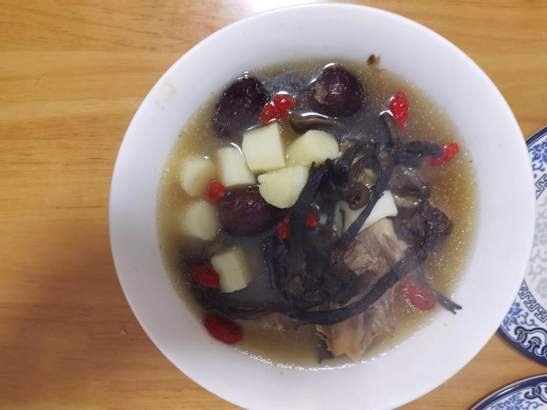 清炖鸽子汤