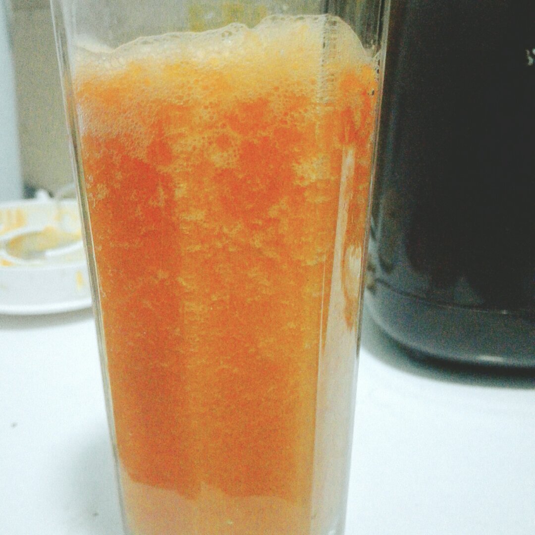 果蔬汁（苹果+胡萝卜+草莓）