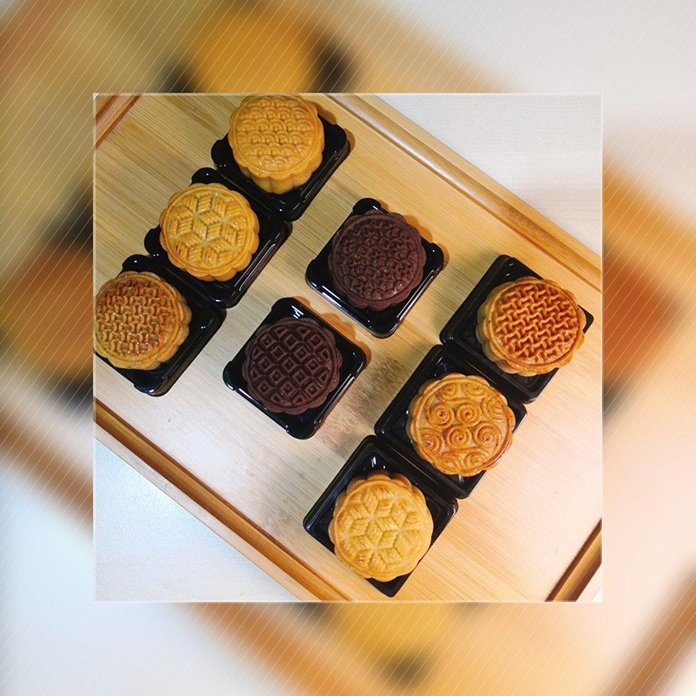 广式月饼－－蛋黄豆沙月饼