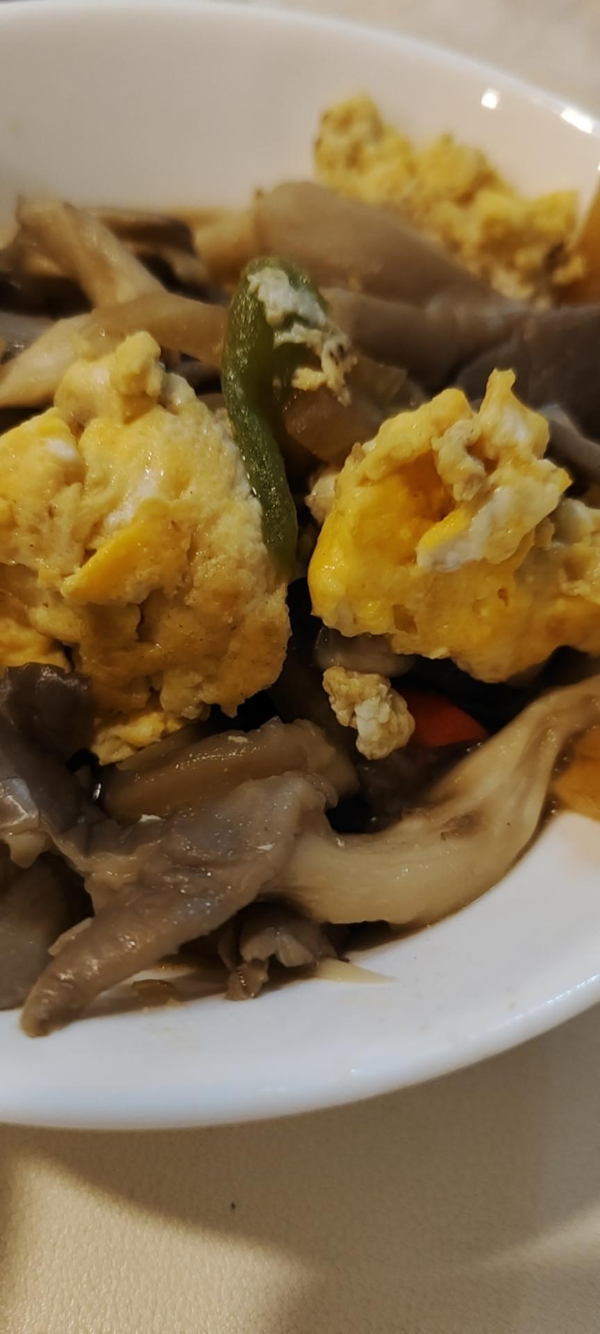 蘑菇炒鸡蛋	平菇这样炒，鲜美无比巨好吃