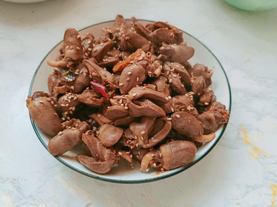 爆炒孜然鸡心（吃出烧烤的味道，再来瓶🍺，绝配）