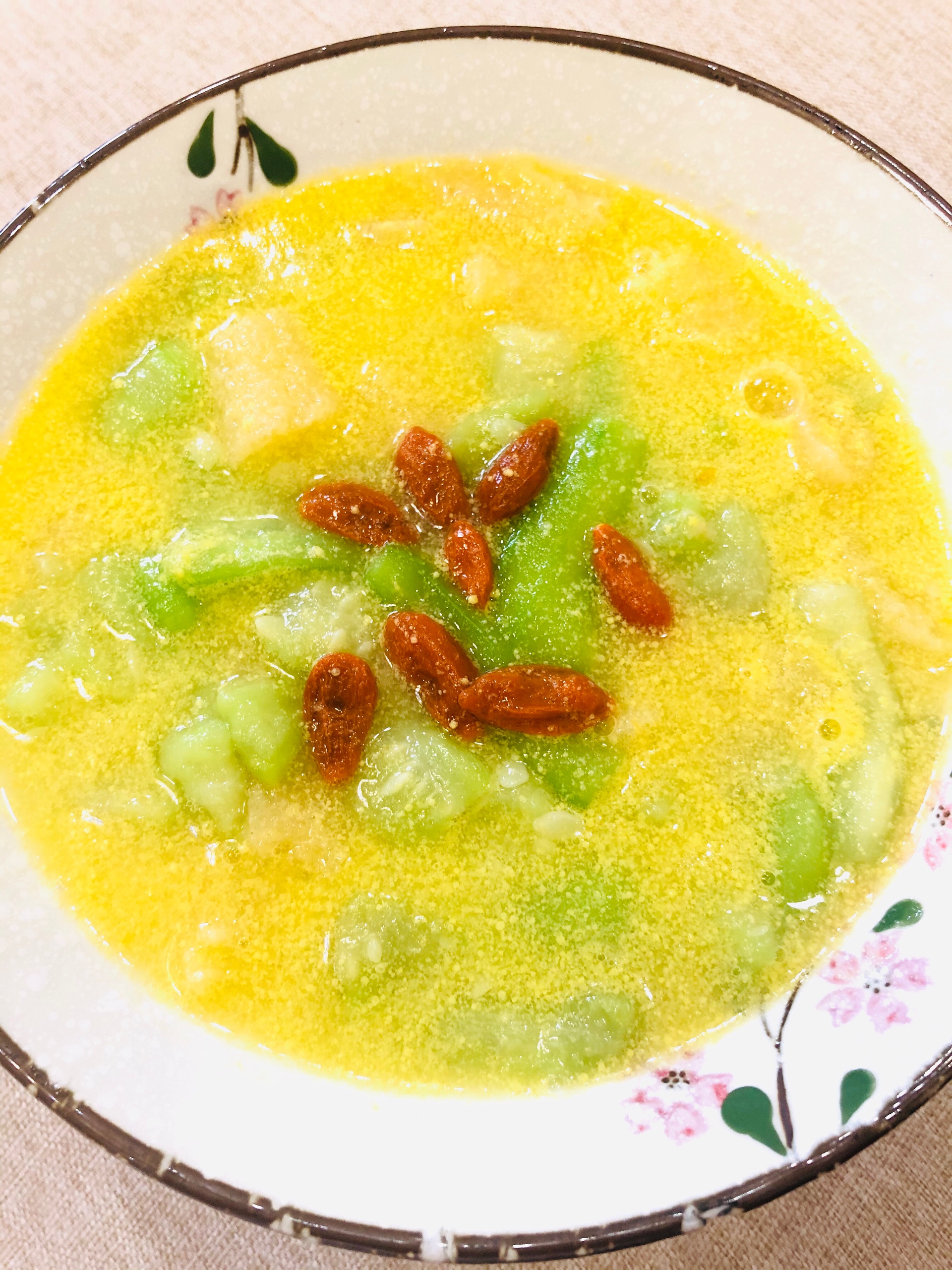 纯素美食｜丝瓜竹荪玉米浓汤