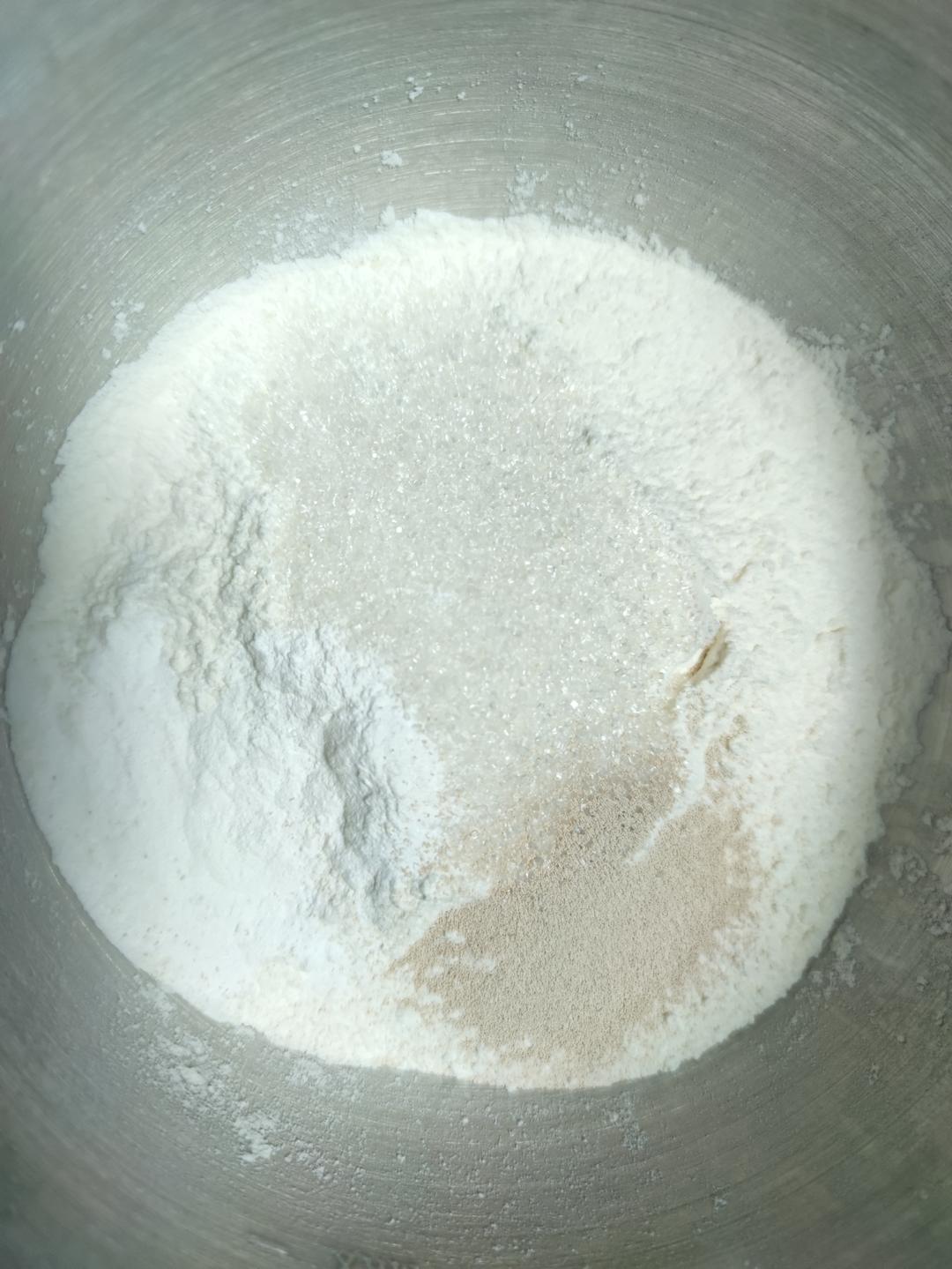 纯奶手撕吐司的做法 步骤1