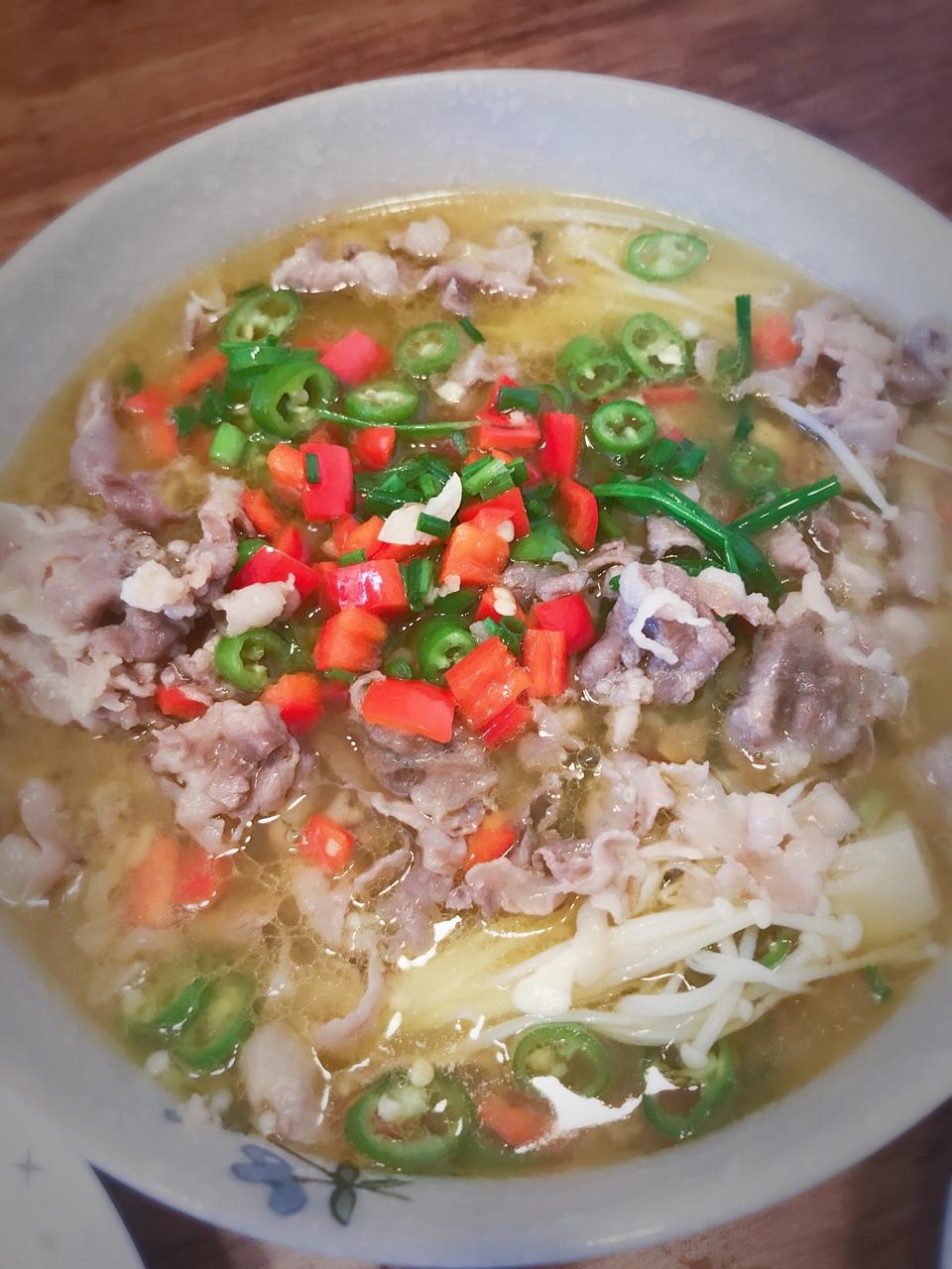 酸汤肥牛