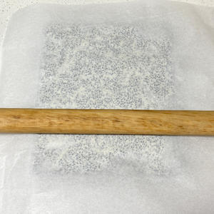 黑芝麻牛轧糖🍬，特别好吃的牛轧糖的做法 步骤8
