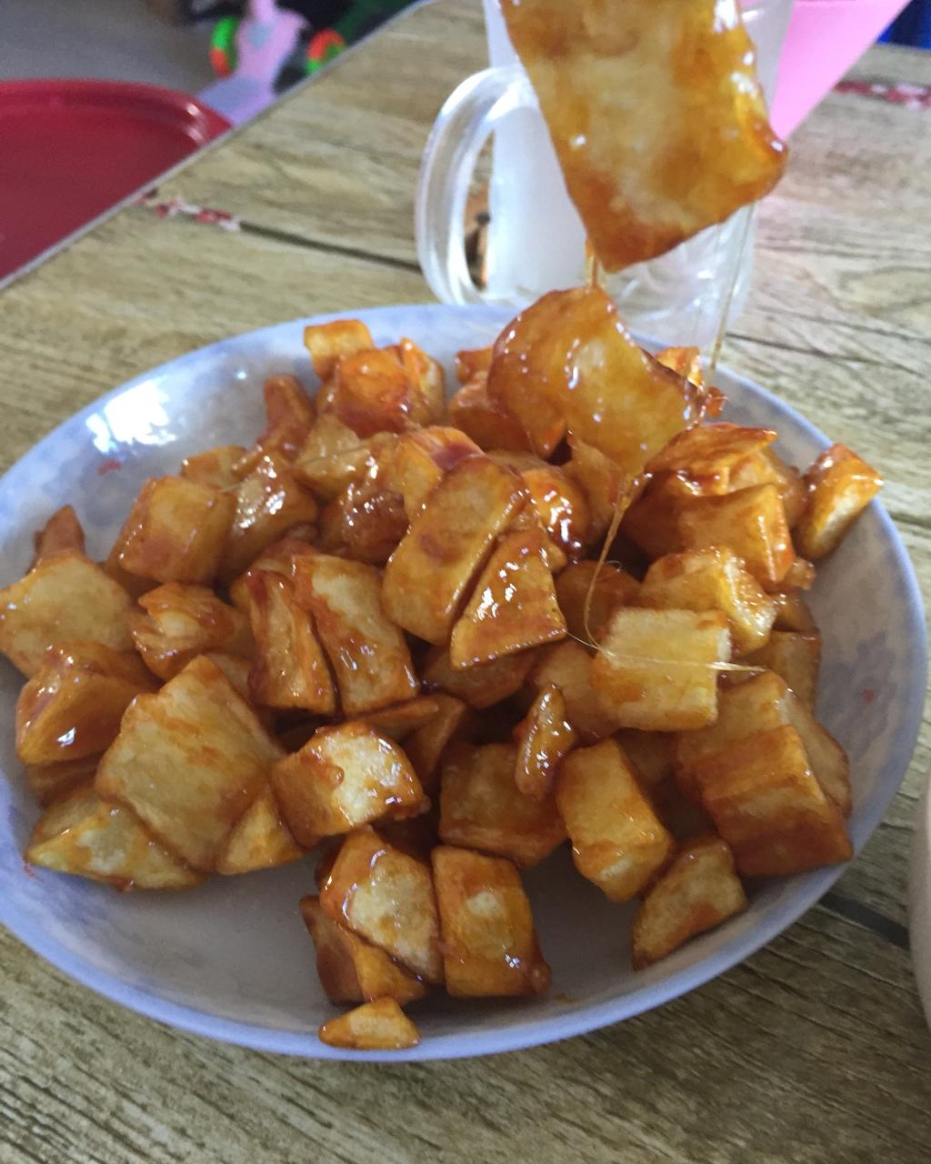 厨师长教你：“拔丝土豆”的江湖做法，香甜可口，先收藏起来