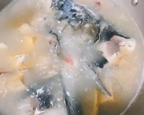 煲汤-鱼头豆腐西洋菜汤