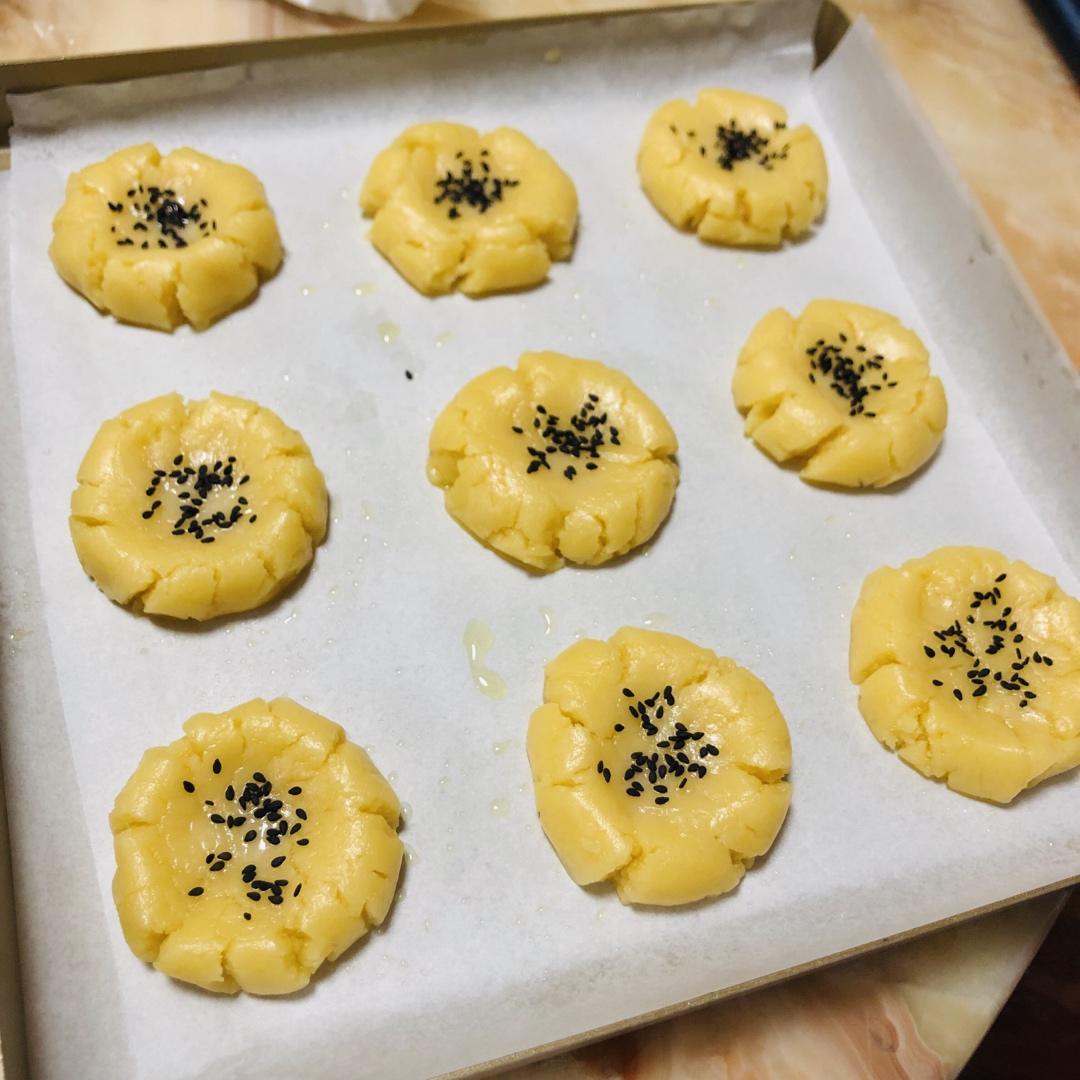 轻轻一按就碎掉的原味桃酥（不输猪油版）