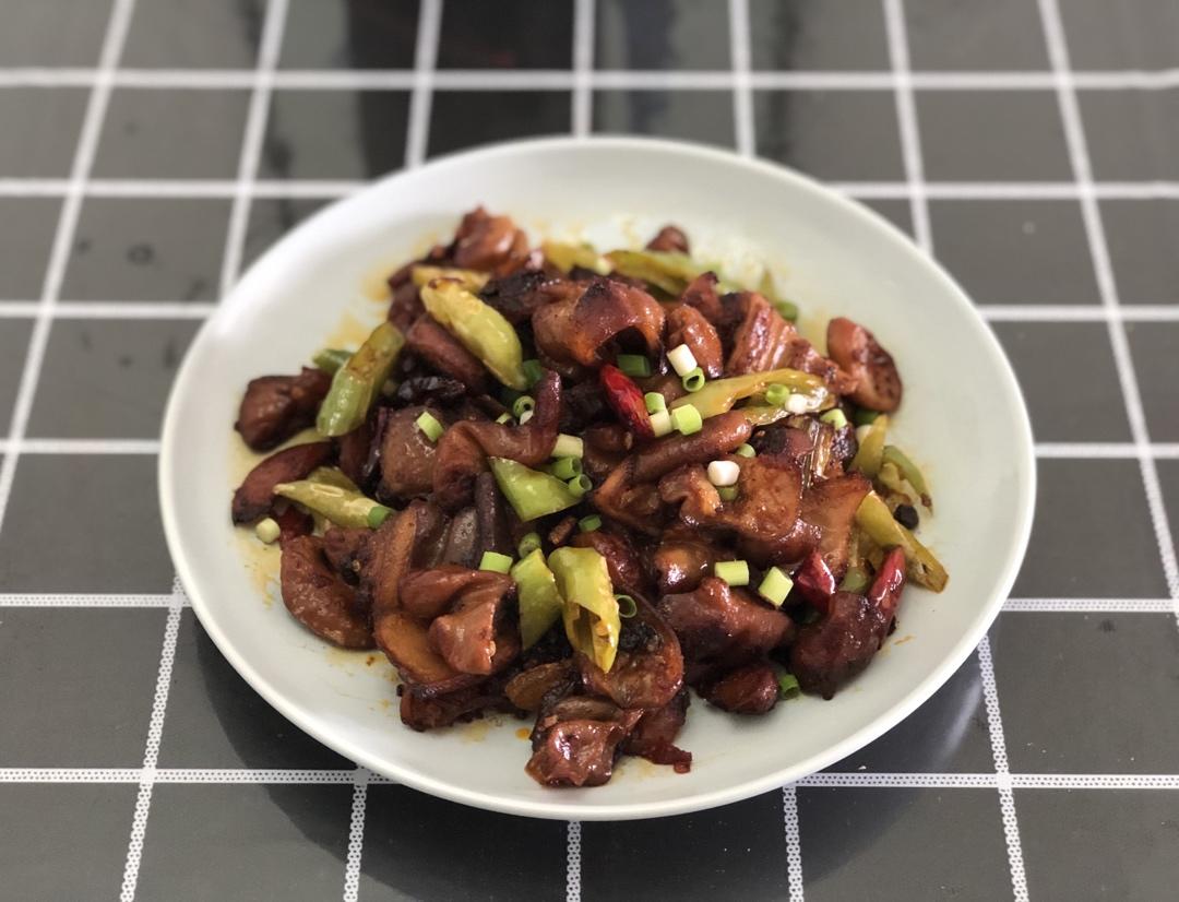 好吃到爆火爆肥肠