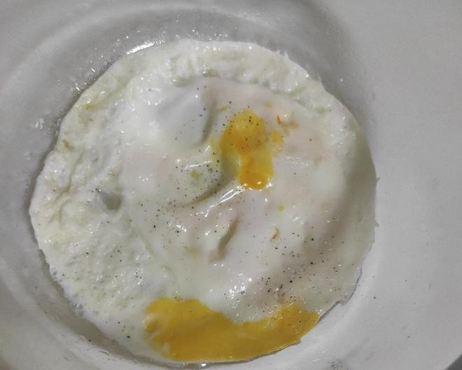 微波炉煎鸡蛋的做法