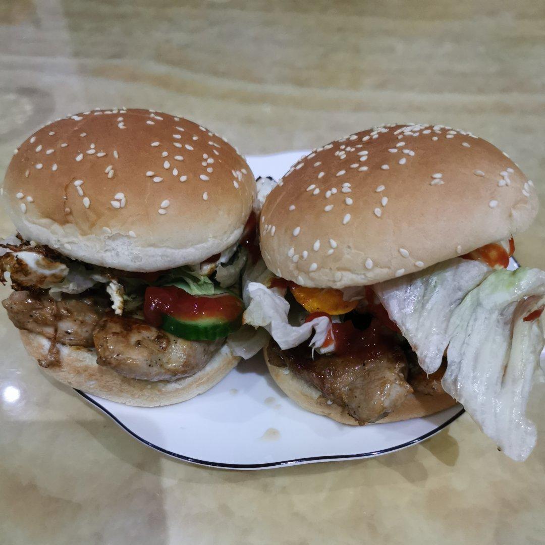 美味香煎鸡肉汉堡包
