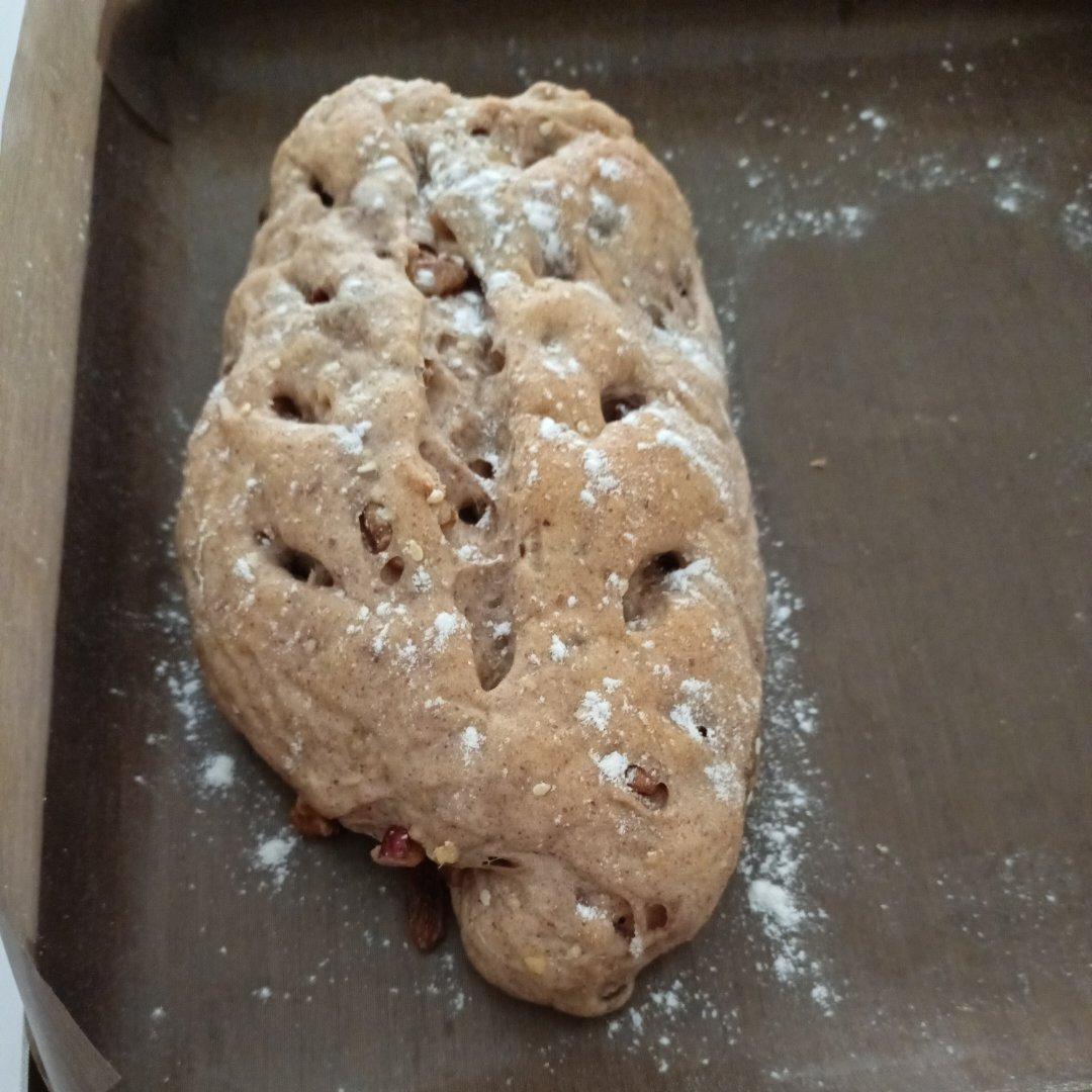 全麦蔓越莓核桃软欧包