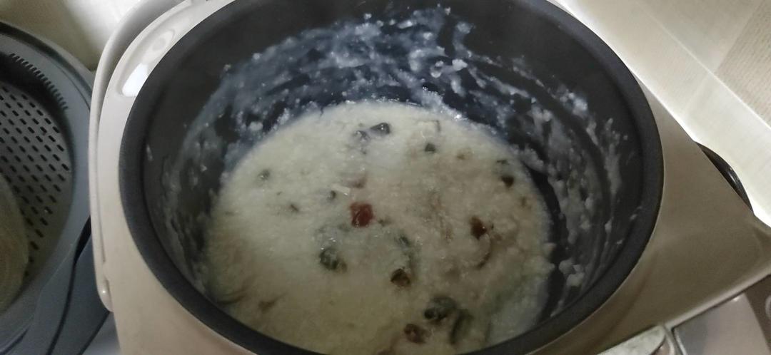 十五分钟快手之香滑皮蛋瘦肉粥(附五分钟电饭煲电压力锅更快捷方法)
