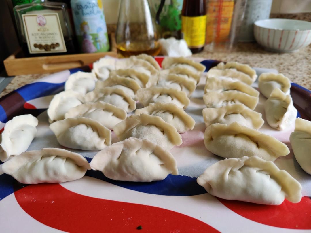 猪肉菜馅饺子     基础饺子的包法