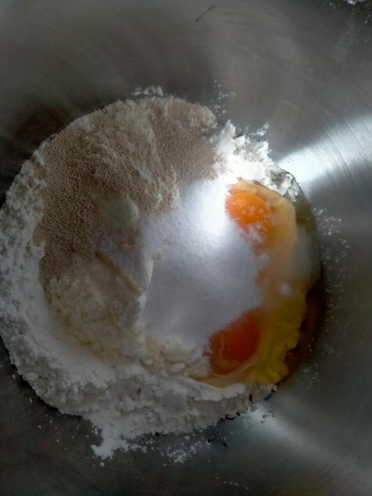 纯奶手撕吐司的做法 步骤1