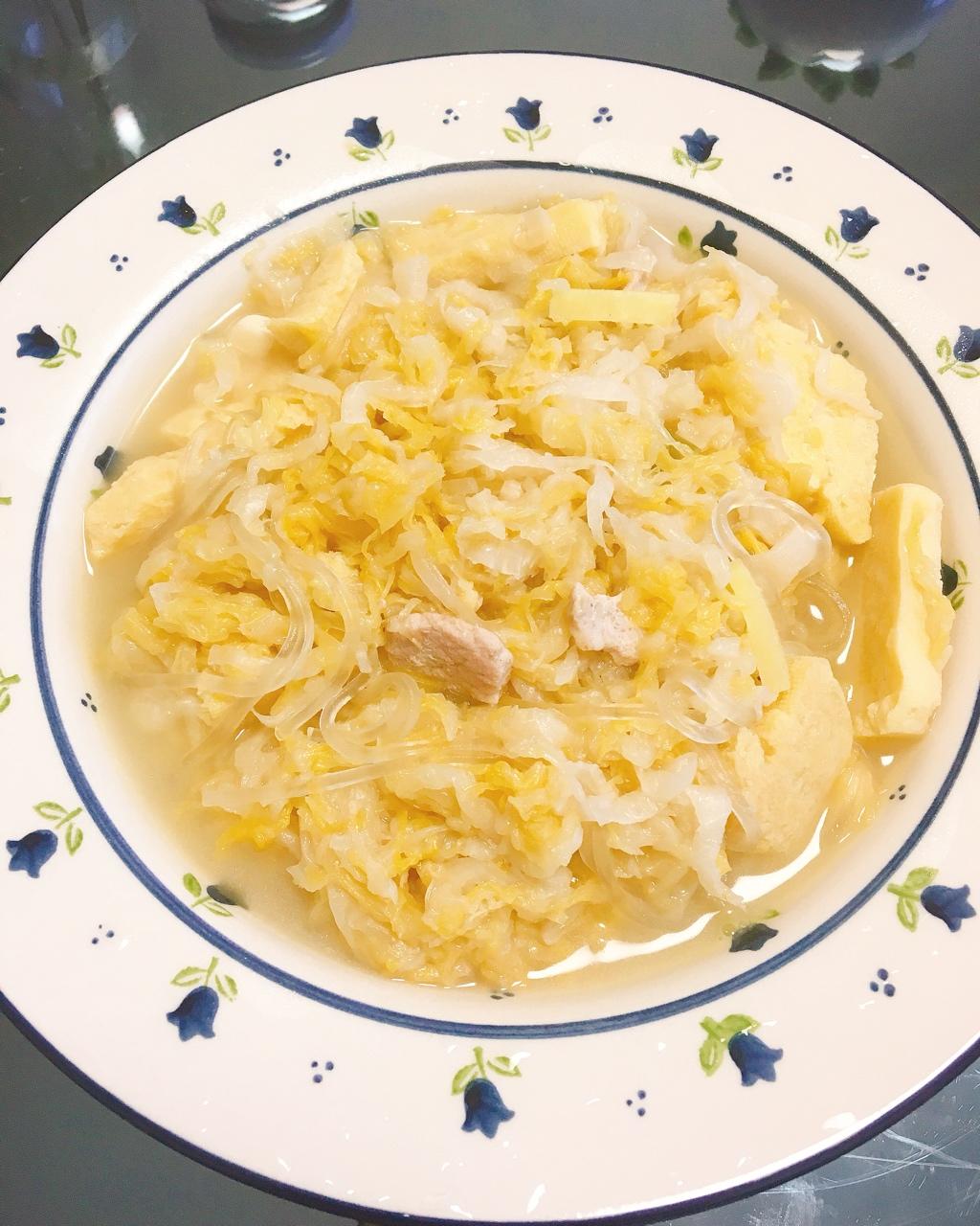 酸菜汆白肉炖冻豆腐