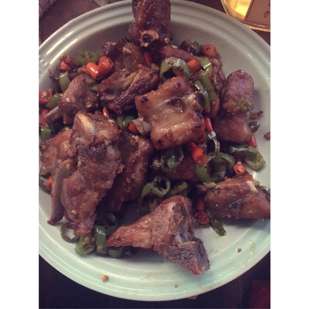 蒜香排骨 Garlic Pork Ribs