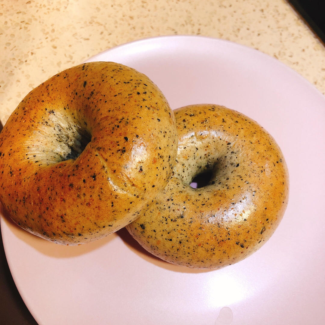 黑芝麻全麦贝果