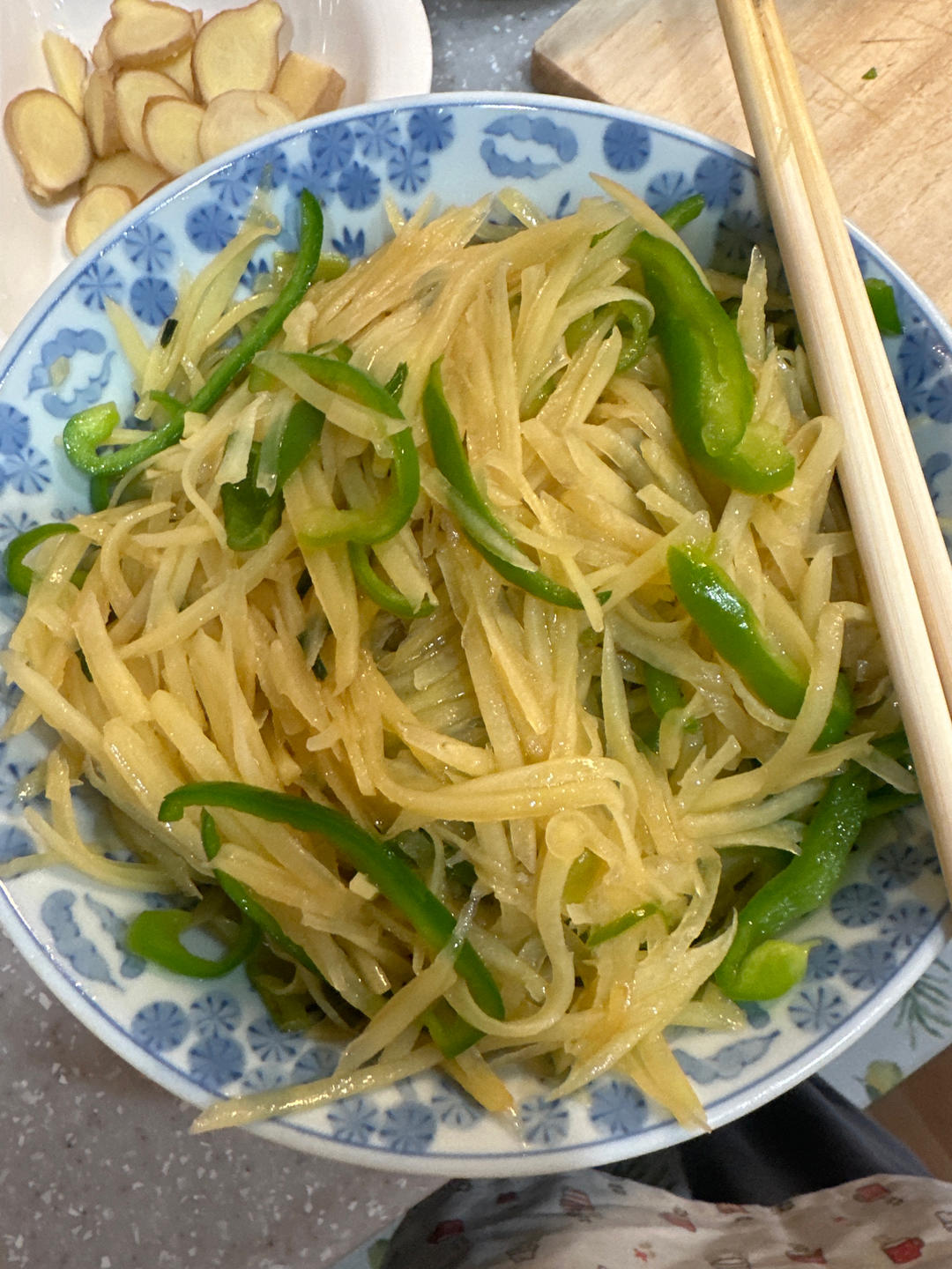 酸辣土豆丝的家常做法 超级下饭