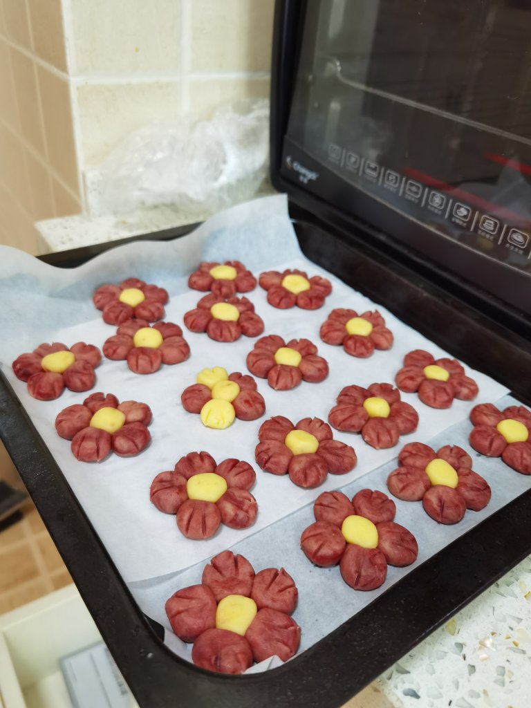送你一朵小红花｜烘培小白也能搞定的花朵曲奇饼干