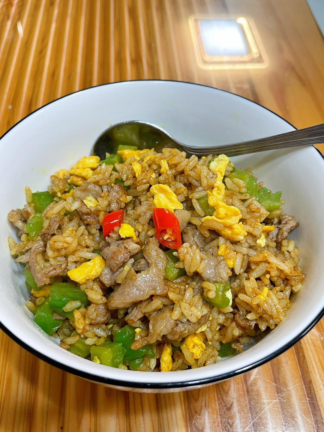 不要让世俗的眼光成为我们创作的瓶颈，苦瓜咖喱牛肉沫炒饭的做法