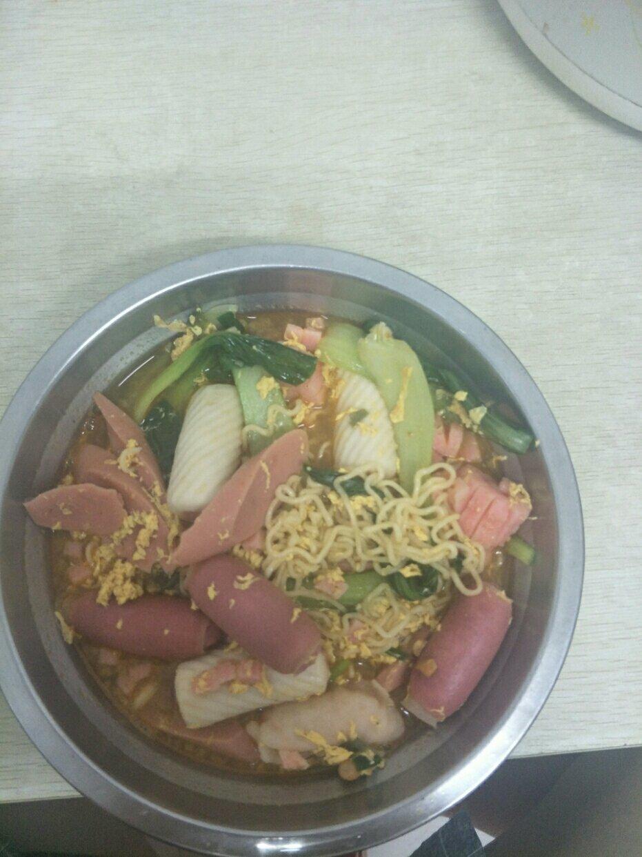 火腿鸡蛋炒面