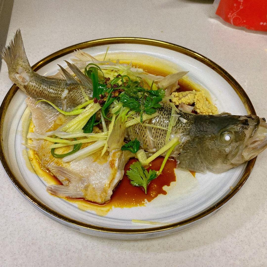 10分钟做 清蒸鲈鱼 （附切鱼图解）