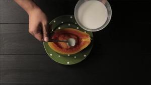 木瓜泳池|爸爸厨房 VOL.020--木瓜、牛奶的做法 步骤9