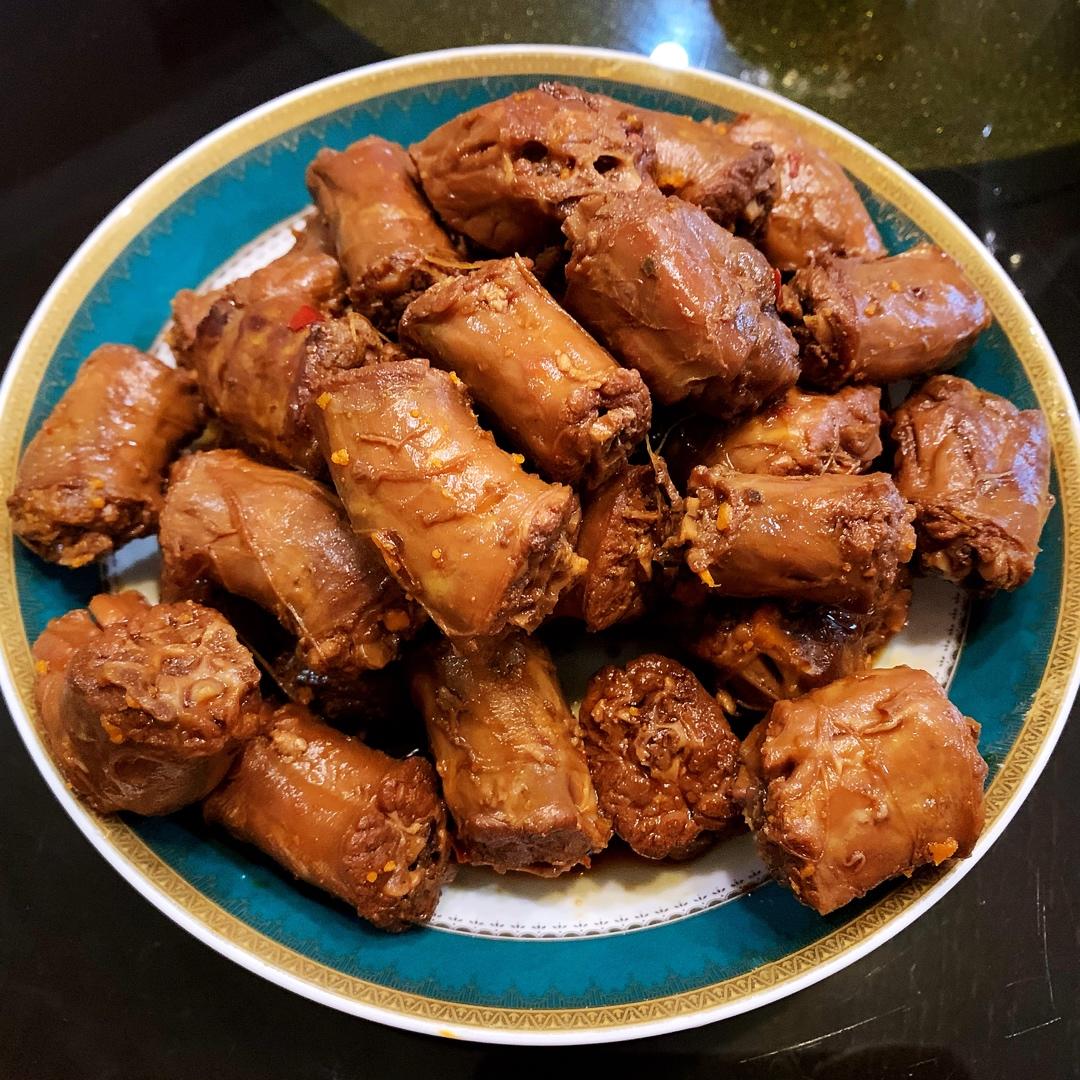 自制周黑鸭～完爆连锁店的麻辣鸭货和素菜～鸭肠鸭脖鸭锁骨藕片海带～