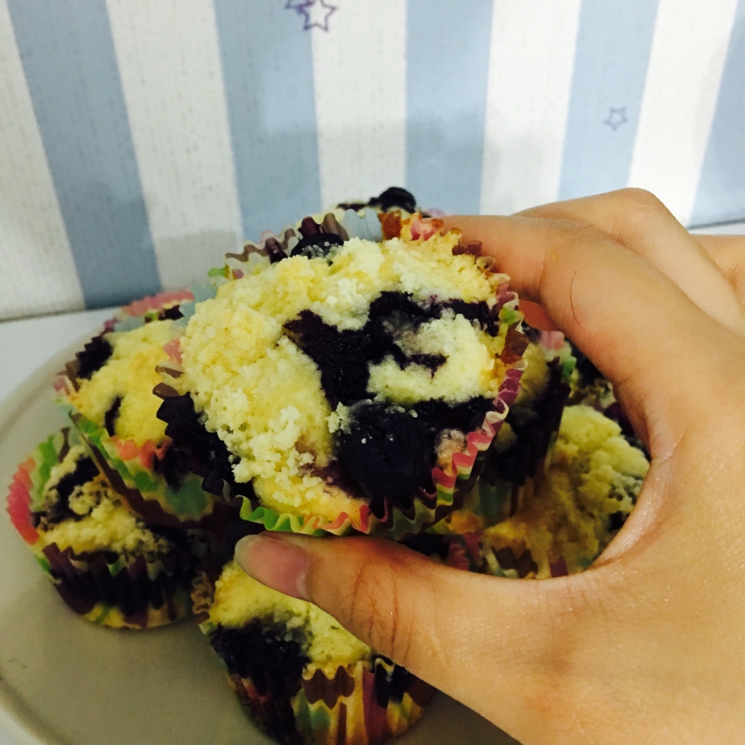 樱桃杏仁酥纸杯蛋糕 Cherry Cupcakes