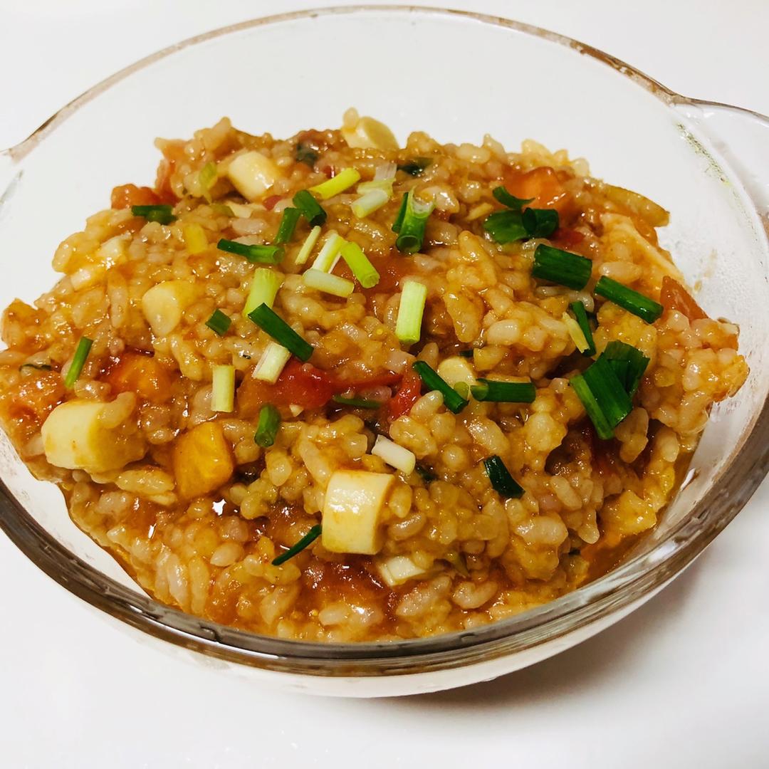 上班族的快手简单晚餐——番茄海鲜菇炒饭