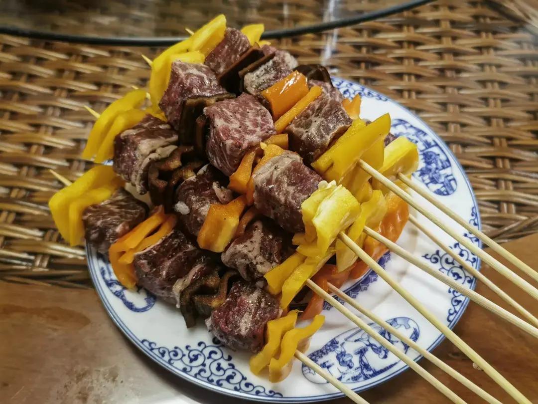 多彩牛肉串
