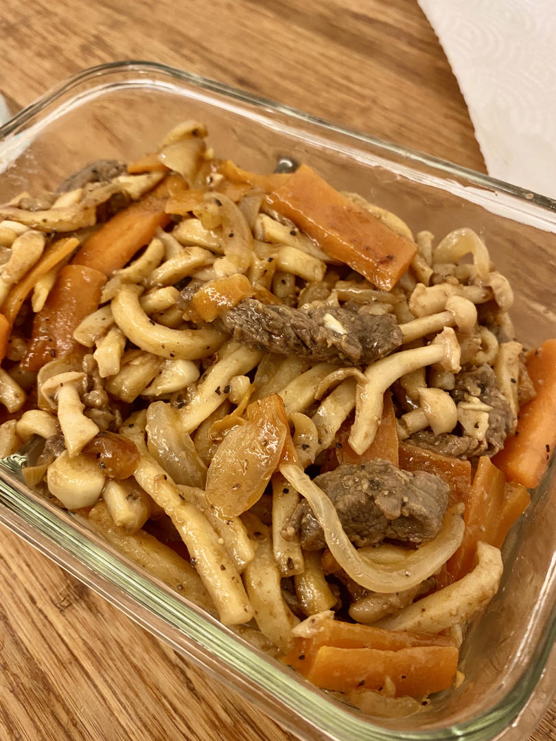 黑椒牛肉炒乌冬