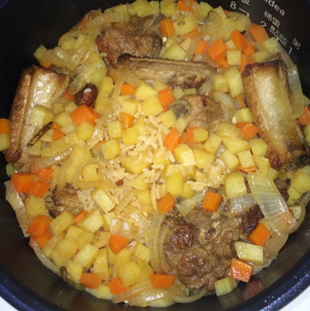 喷香排骨焖饭（爆好吃）