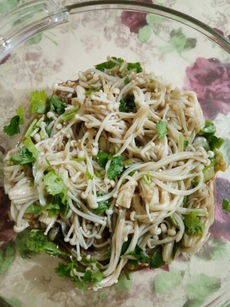 凉拌金针菇