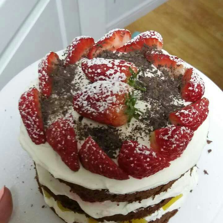 草莓裸蛋糕