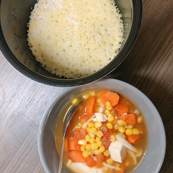 西红柿平菇豆腐汤