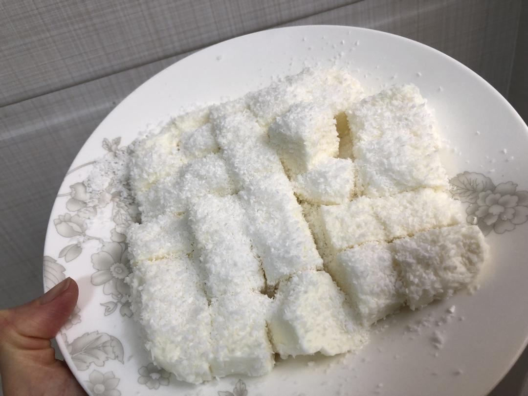 完胜85度C牛奶椰丝小方