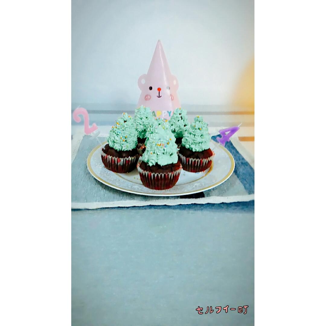 迷你圣诞树蛋糕