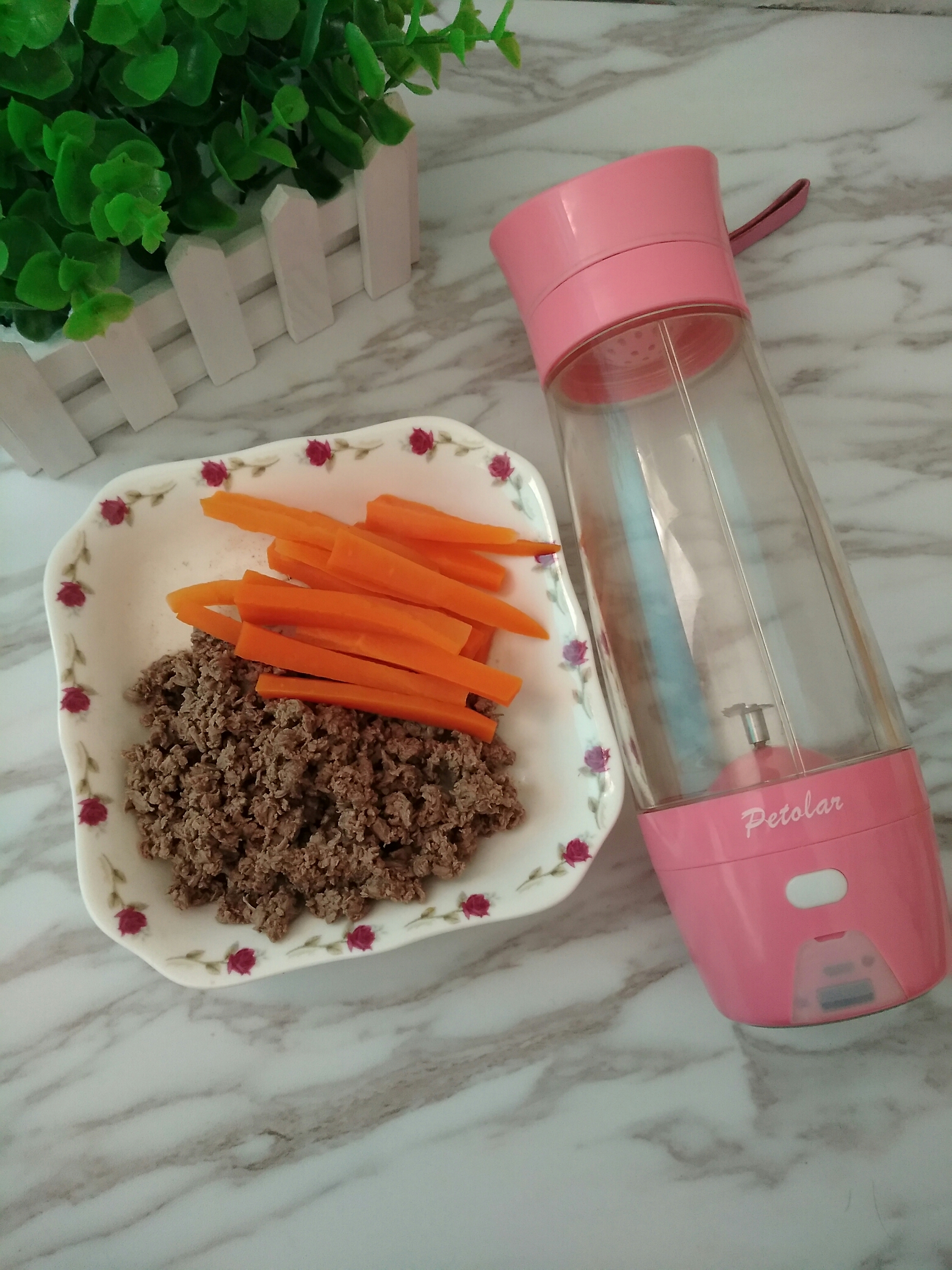 红萝卜牛肉粥（宝宝辅食）的做法 步骤1