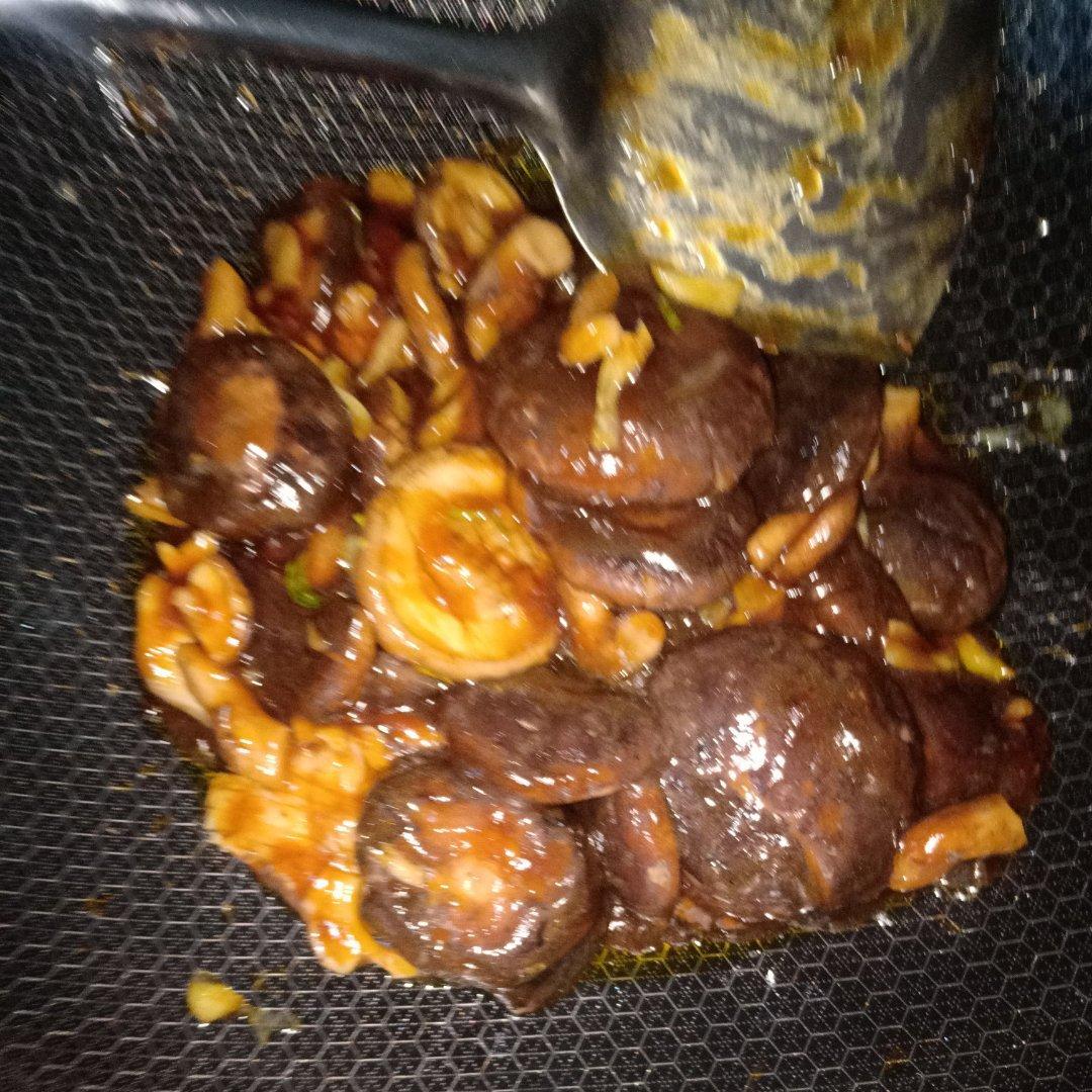 鲜嫩多汁，比鲍鱼还好吃红烧香菇