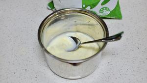 无需过滤的超厚希腊酸奶、脱脂酸奶酪（奶油奶酪的低卡替代）可抹蛋糕！的做法 步骤2