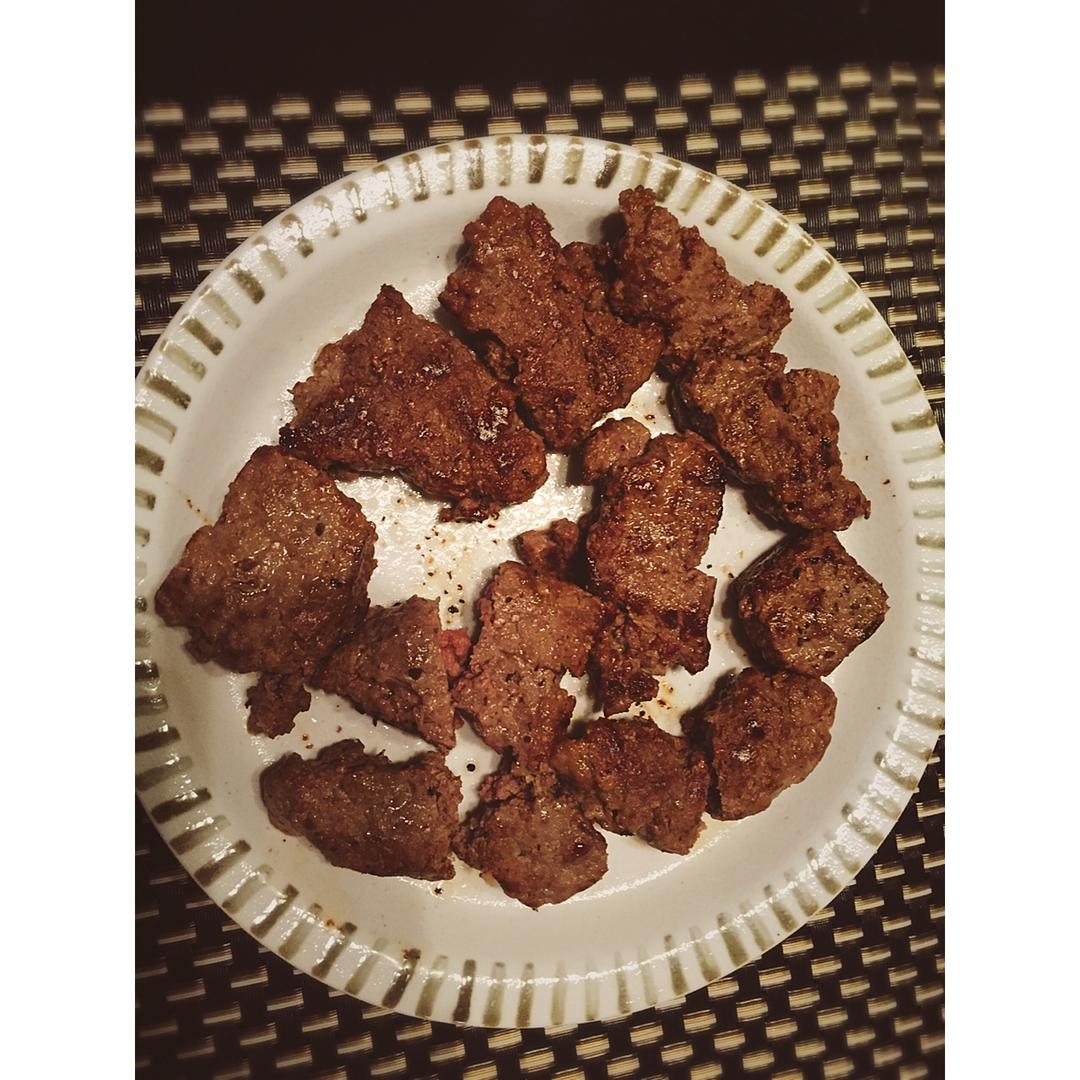 肉多汁的快手汉堡牛肉饼