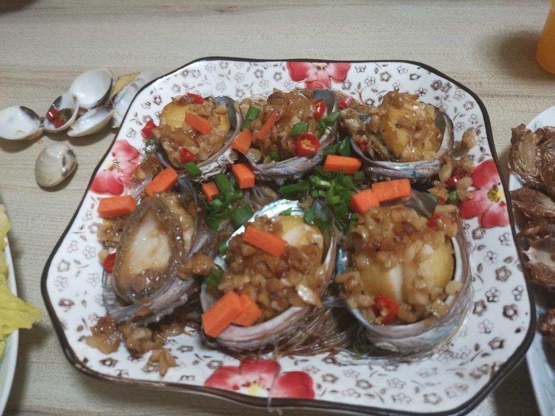 蒜蓉粉丝蒸鲍鱼