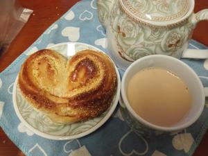 心形椰蓉面包+香草奶茶的做法 步骤5