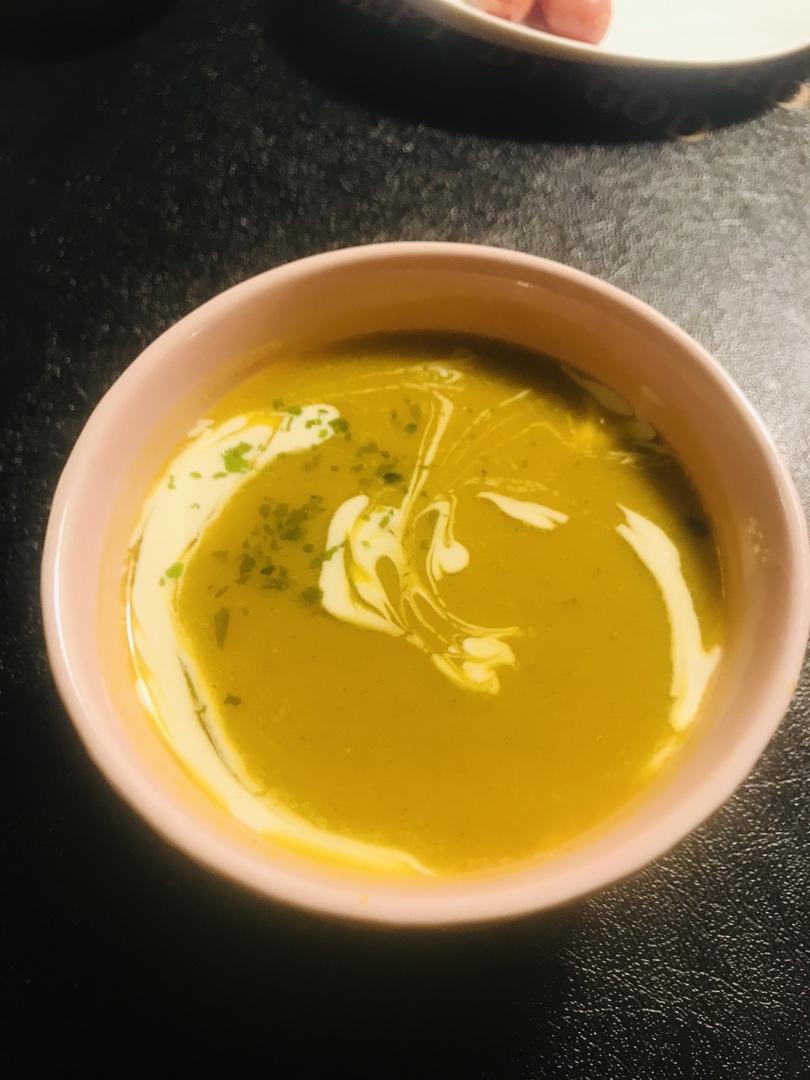 你是个成熟的南瓜了，该学会自己跳进锅里变成南瓜汤了