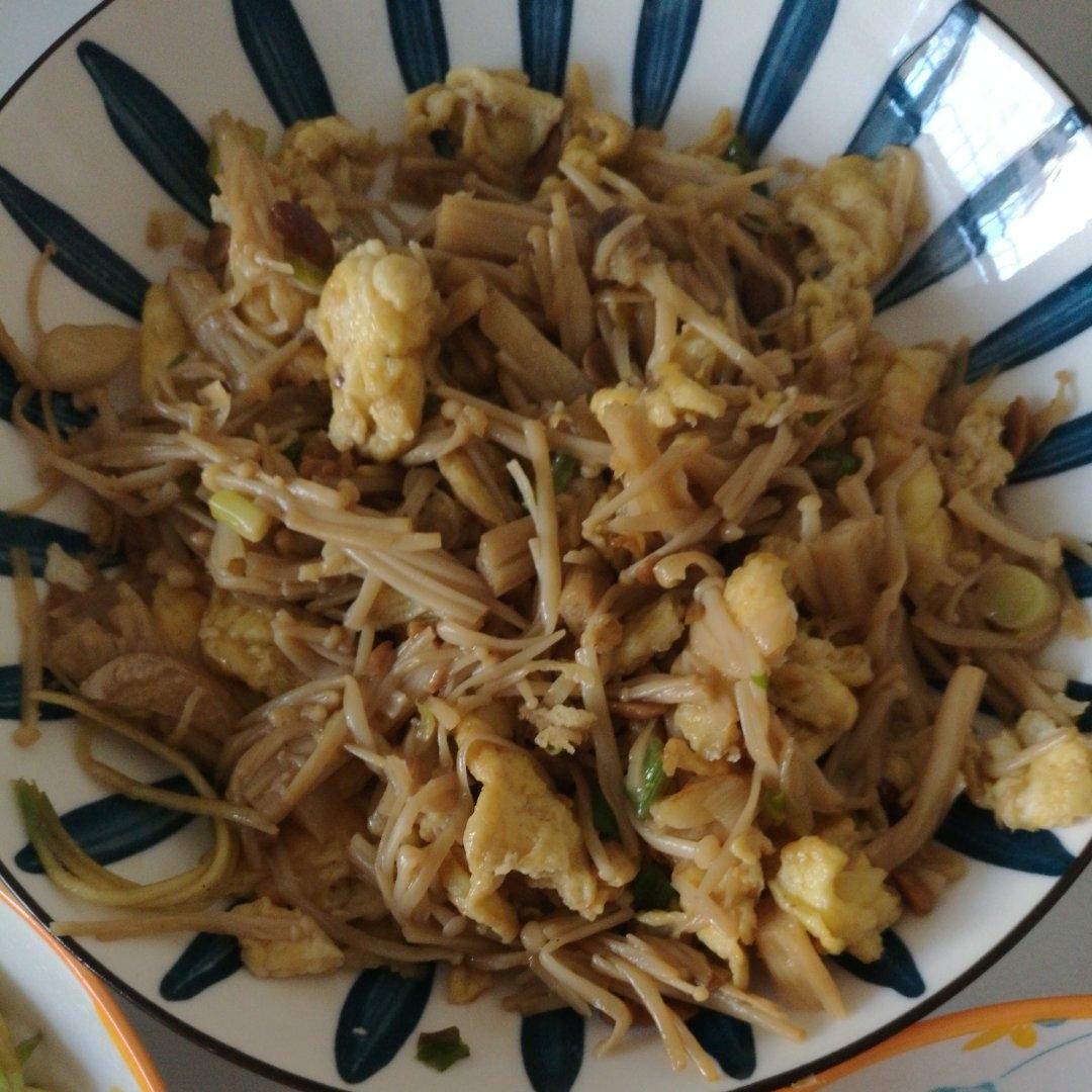 金针菇炒鸡蛋