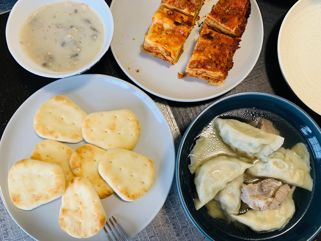 鲜掉眉毛的 三鲜水饺~
