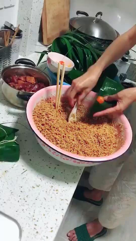 妈咪的♥️私房秘制咸蛋黄肉粽